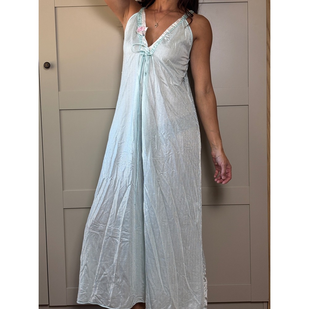 Vintage Val Mode Light Blue Plisse Nightgown Rosette Metallic Shimmer Maxi Small